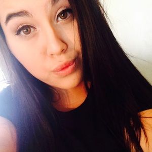 Meet your Posher, Mercedes